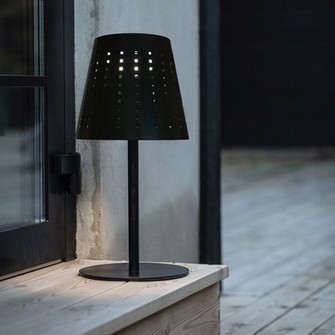 Alvar Utomhuslampa Sol/USB Svart 48cm i gruppen Utomhus / Altan hos Ljusihem.se (1214303-PR)