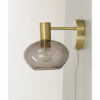 BELL vägglampa, matt mässing/rök BELL vägglampa, matt mässing/rök