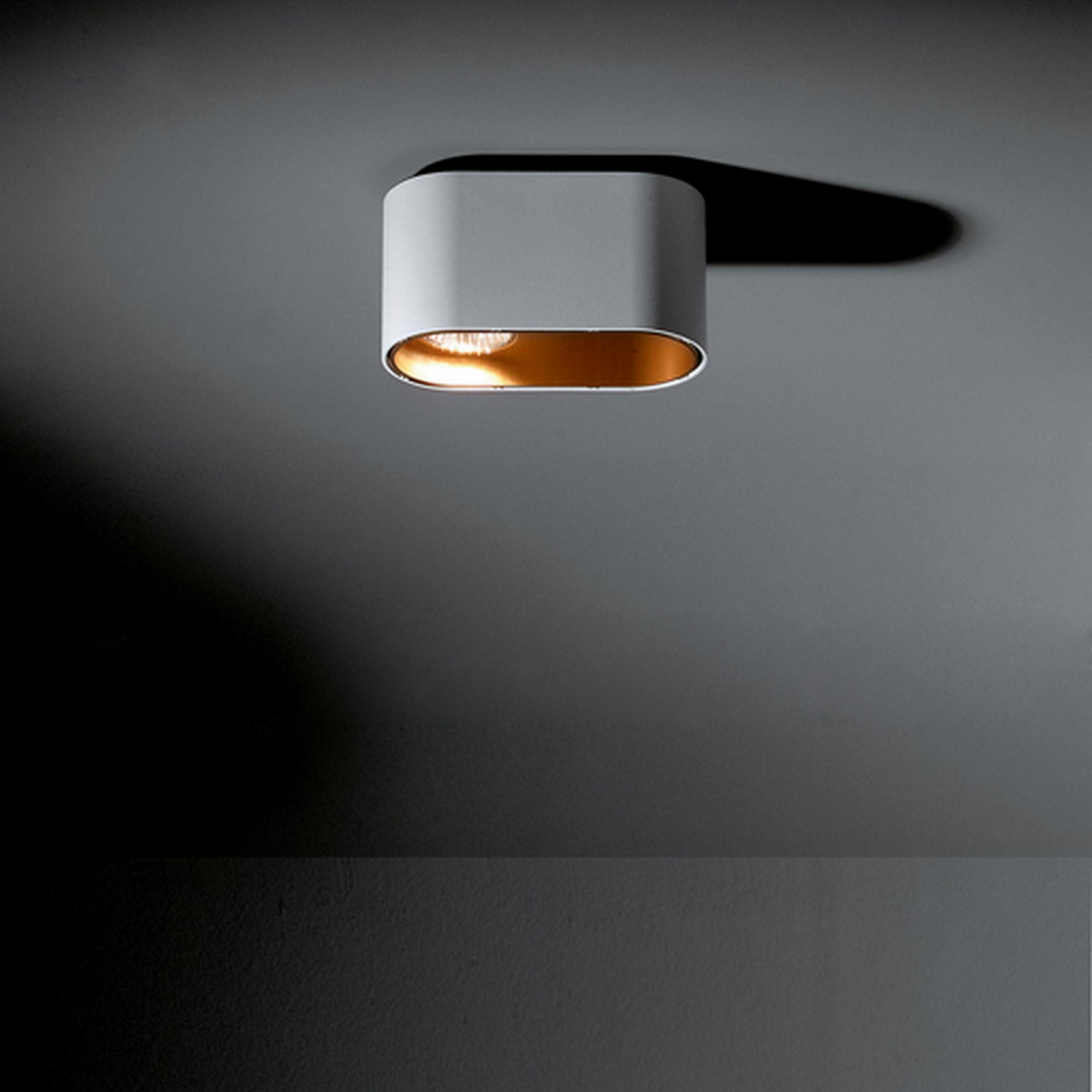 Duell Surface Adjustable 1x GU10 White Structure - Champagne Anodised