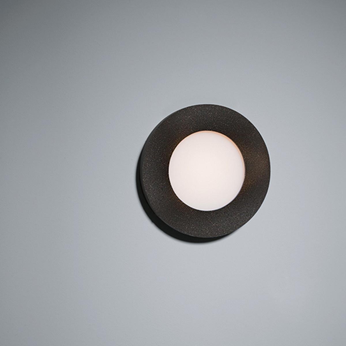 Doze Round Wall Recessed 80 1x LED 2700K Trailing Edge Black Structure
