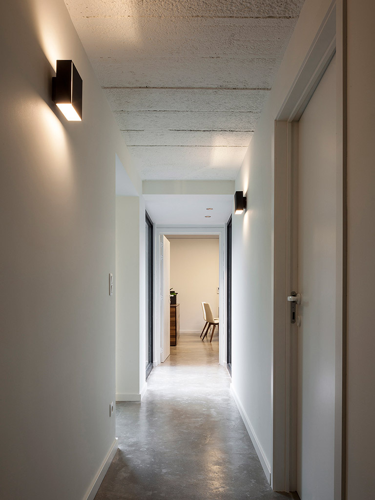 Split Wall Up/Down L 1x LED 2700K TE DI Black Structure - Gold Anodised