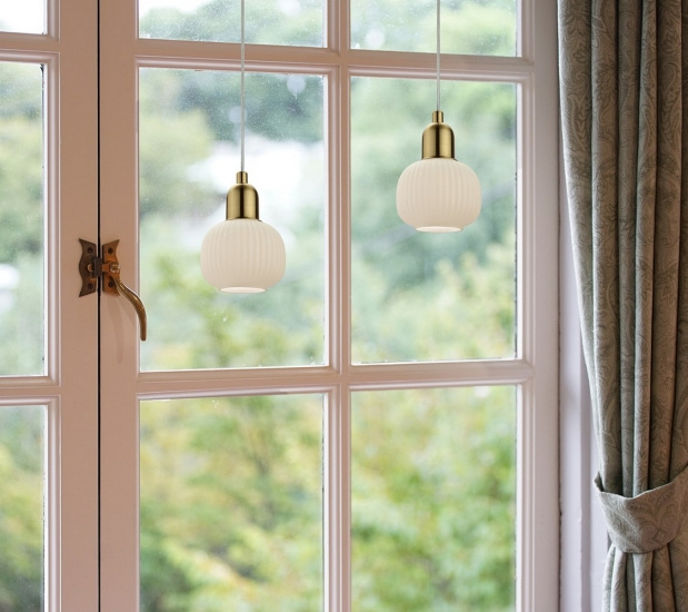 ELIN f�nsterlampa, matt m�ssing/vit