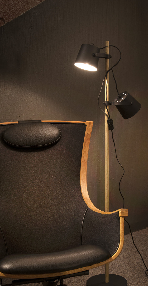 ESPRESSO golvlampa. svart/tr�