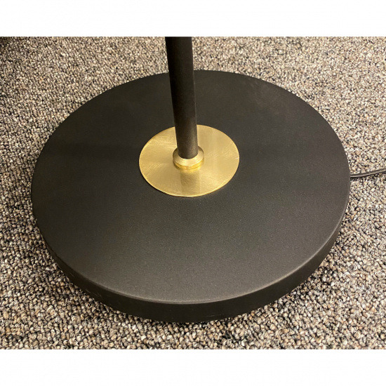 BIRKA golvlampa, svart/m�ssing