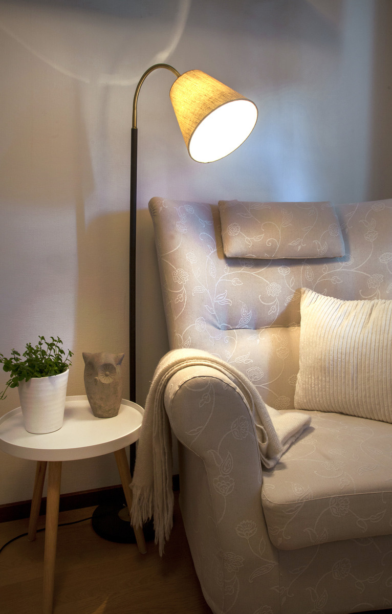 LJUSDAL golvlampa 1-arm, svart/matt m�ssing