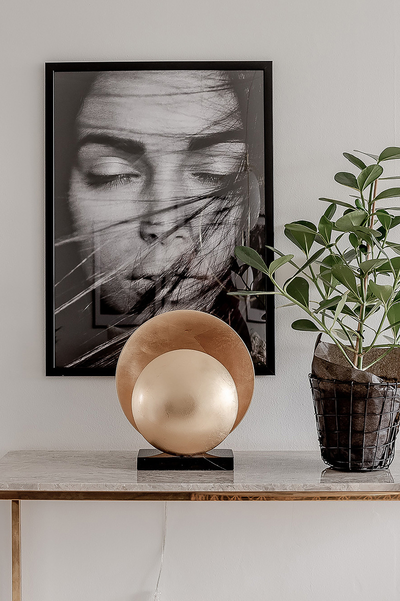 Bordslampa Orbit M�ssing/svart marmor