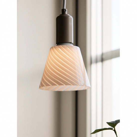 Tilda f�nsterlampa, E27, beige/vit