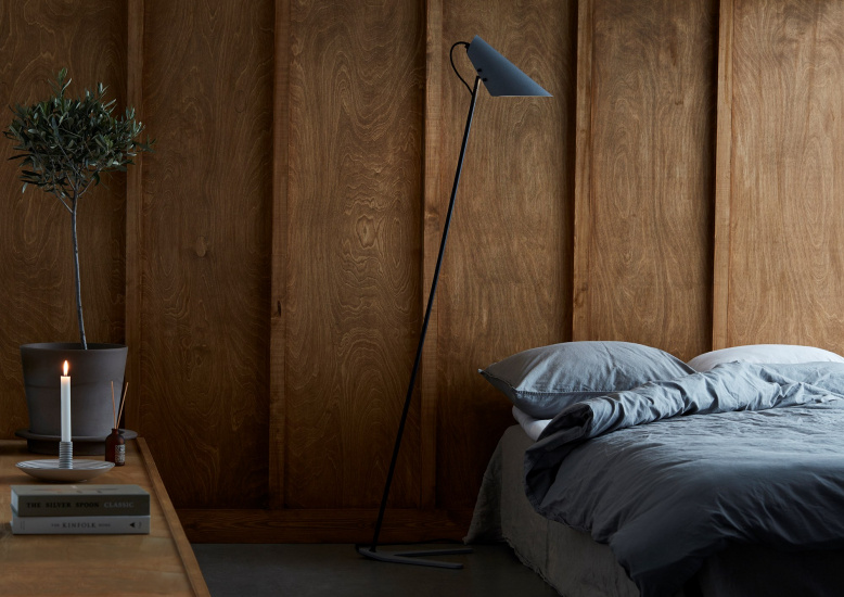 Vincent golvlampa svartstrukt/sandstrukt E27