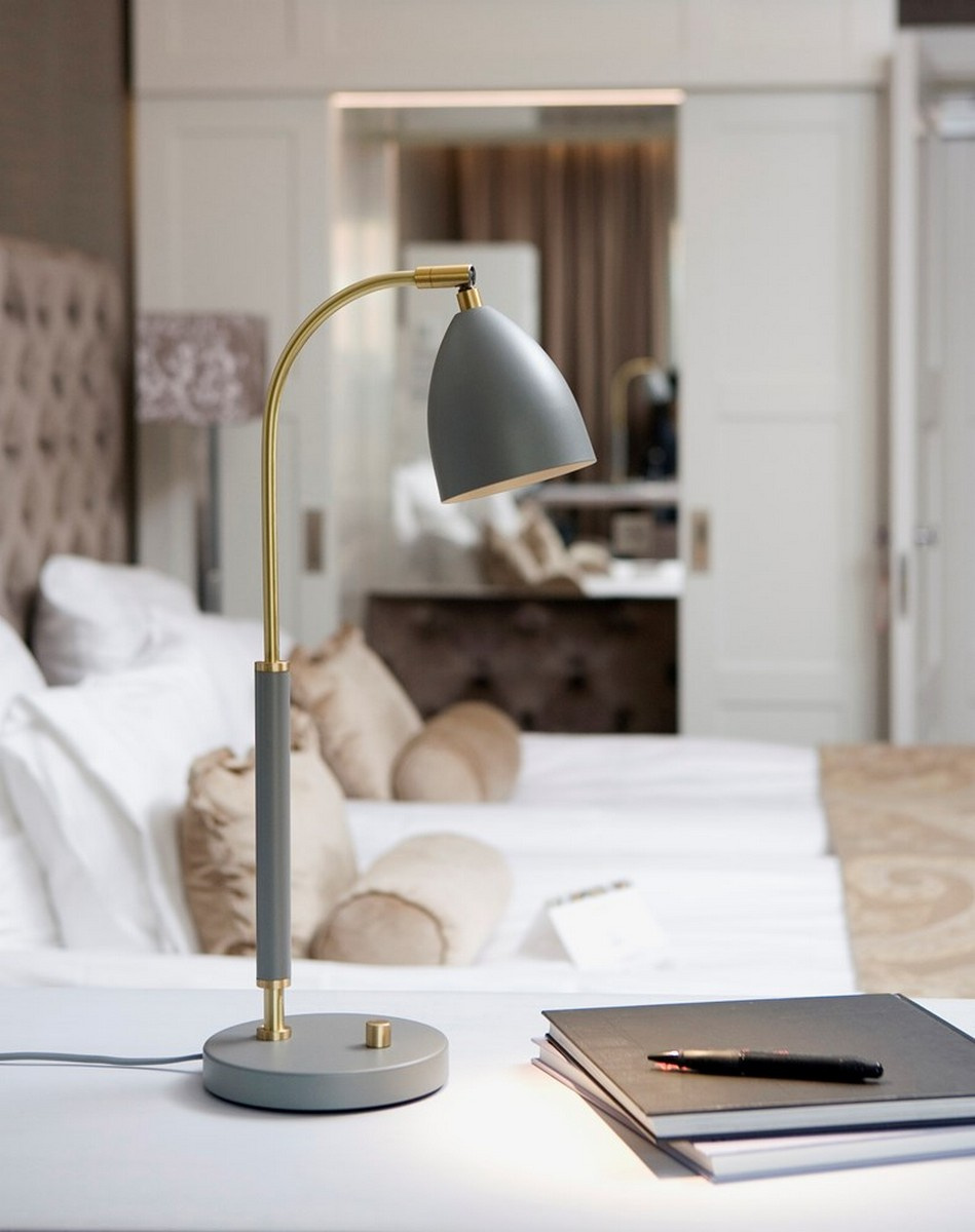 Deluxe bordslampa varmgr�/m�ssing MR16