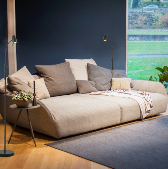 PILOT golvlampa, svart