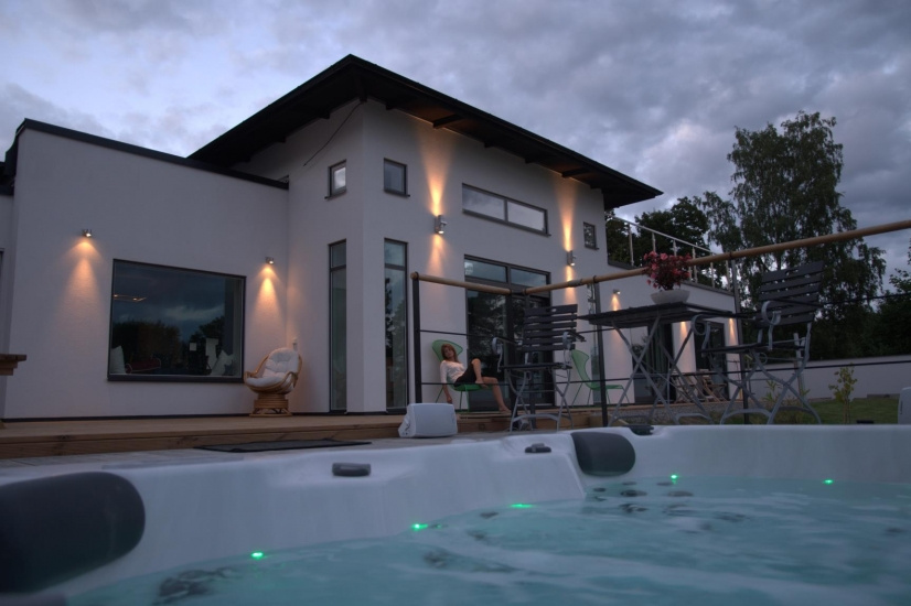 BOK.12A Lampa Utomhus V�gg Alu